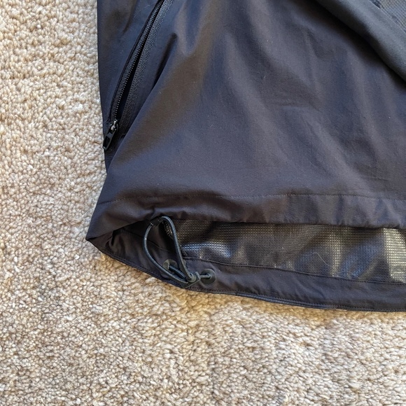 Lululemon Men’s Running Jacket – Black (Size M, EUC) - Picture 2 of 8